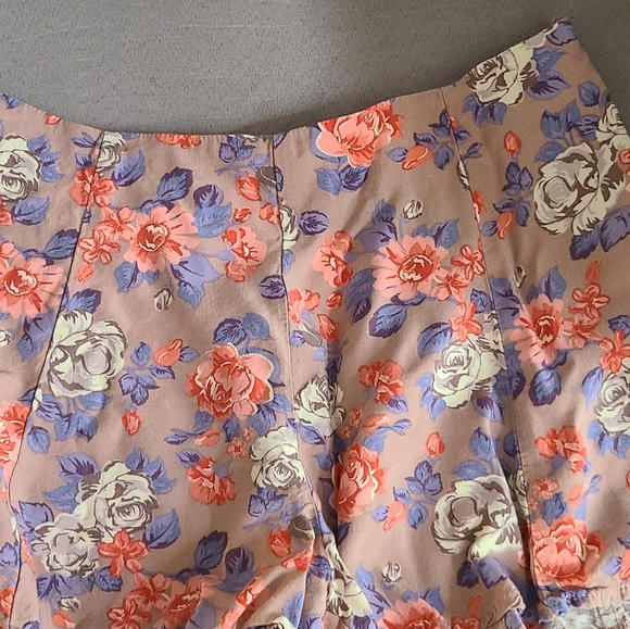 Altar'd flowered skort - Picture 2 of 2
